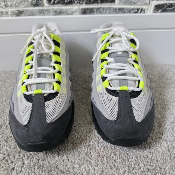 Nike Air Max 95 Youth Gray/ Neon Sneakers Size 6 5Y - Picture 8 of 8
